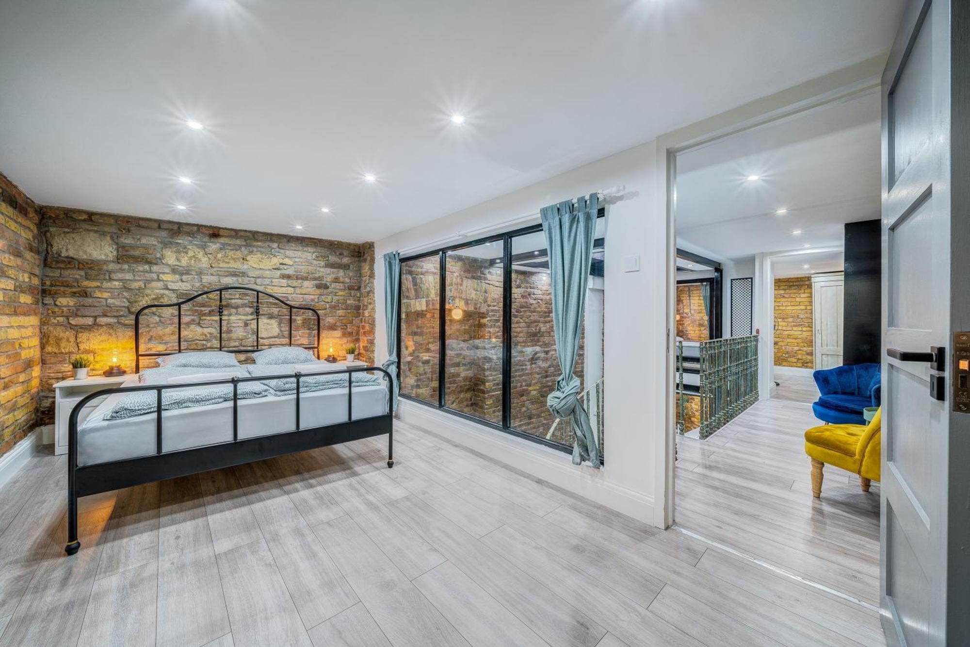 City Center Loft Haven: Modern Elegance 布达佩斯 外观 照片
