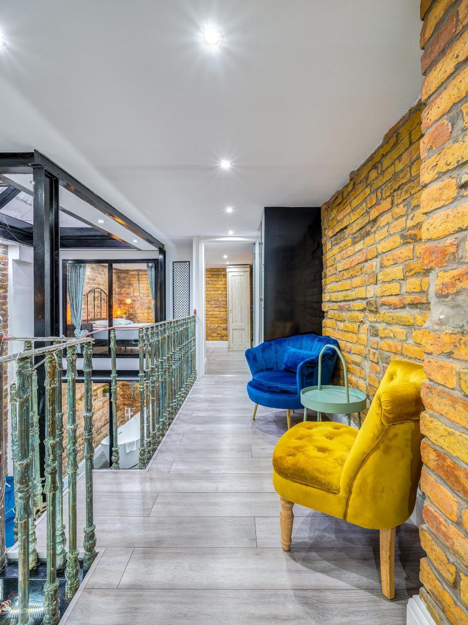 City Center Loft Haven: Modern Elegance 布达佩斯 外观 照片