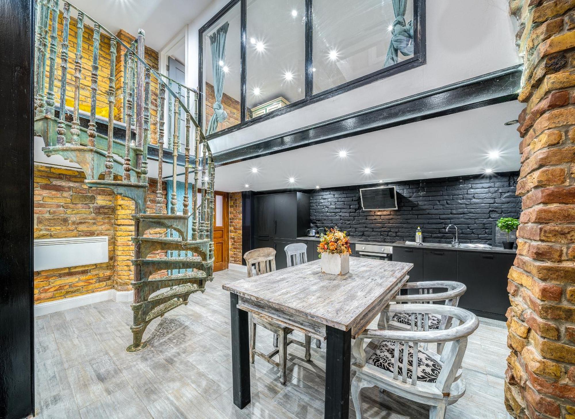 City Center Loft Haven: Modern Elegance 布达佩斯 外观 照片
