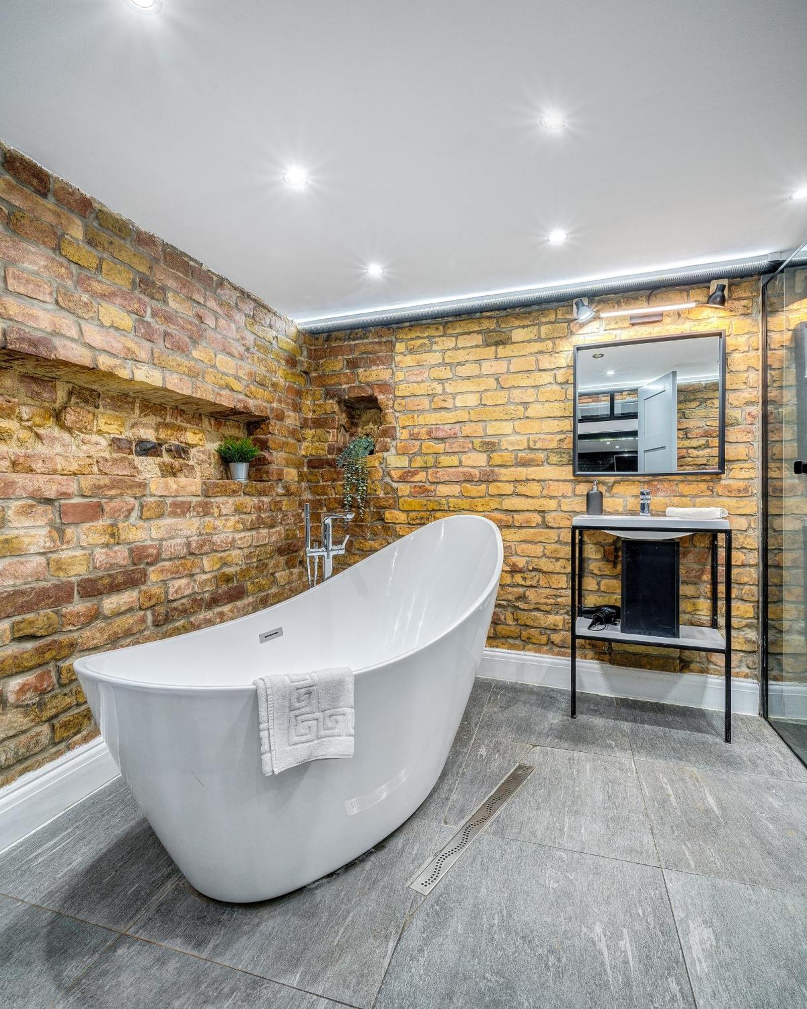 City Center Loft Haven: Modern Elegance 布达佩斯 外观 照片