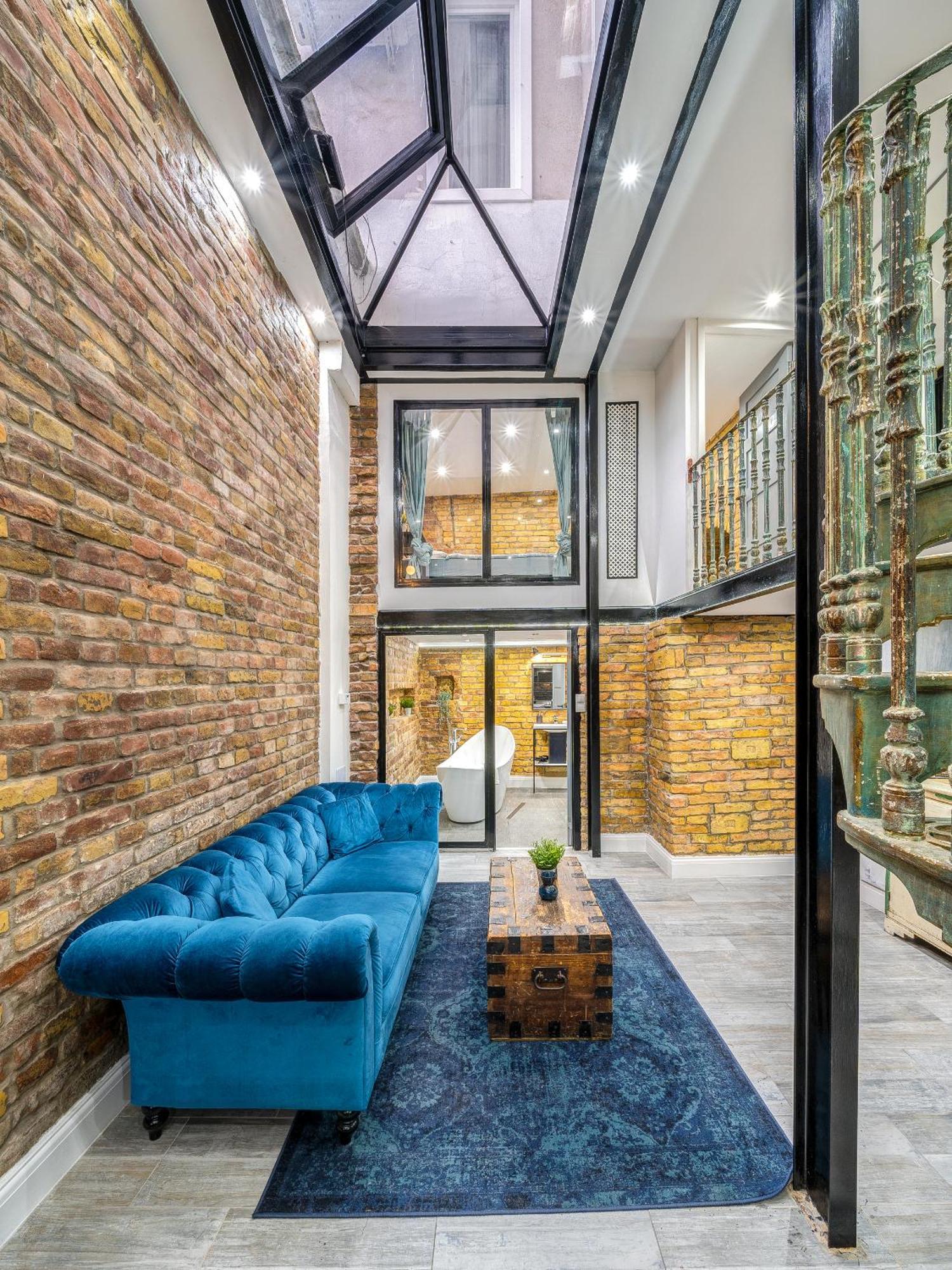 City Center Loft Haven: Modern Elegance 布达佩斯 外观 照片